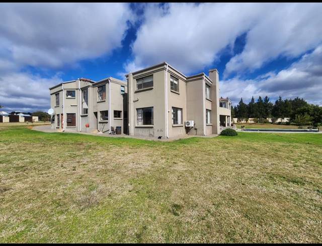 6 BEDROOM HOUSE FOR SALE IN BLUE SADDLE RANCHES